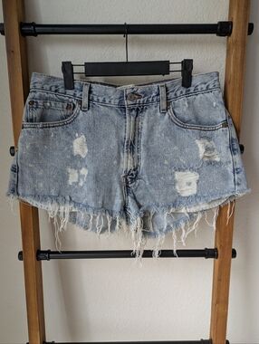Levi's Women's Light Blue Distressed Regular Fit Denim Cutoff Shorts - Size 34